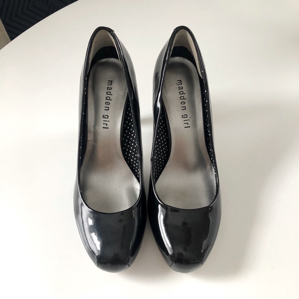 Madden Girl Black Shiny Pumps 3.5” SZ 7.5